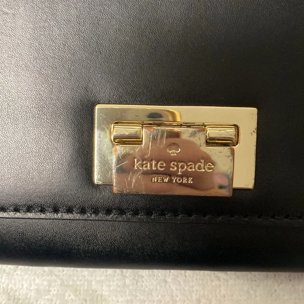 Kate Spade Crossbody bag with gold chain accent - Picture 9 of 9